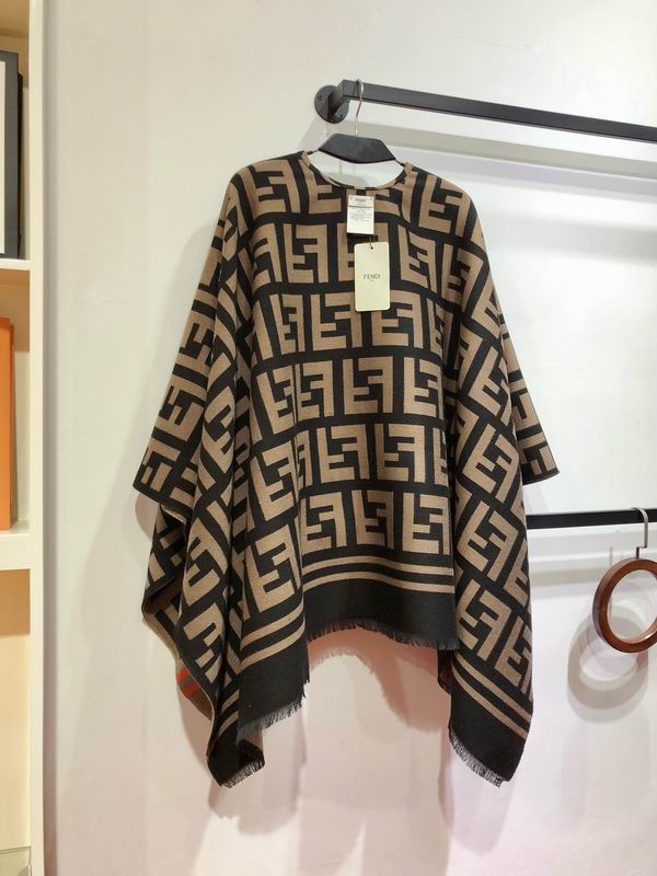 Fendi cloak 140X140cm 51%羊毛49%羊绒 E23 (6)