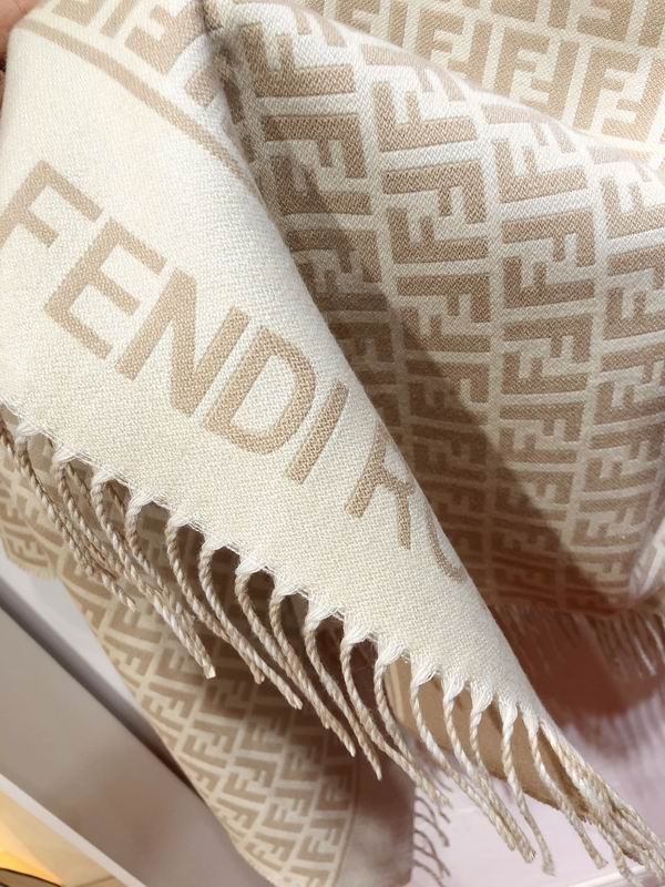 Fendi cloak 145X145cm 51%羊毛49%羊绒 E22 (11)