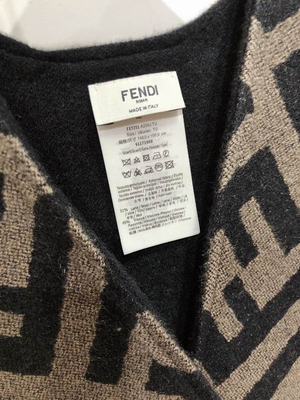 Fendi cloak 145X150cm 51%羊毛49%羊绒 E24 (4)