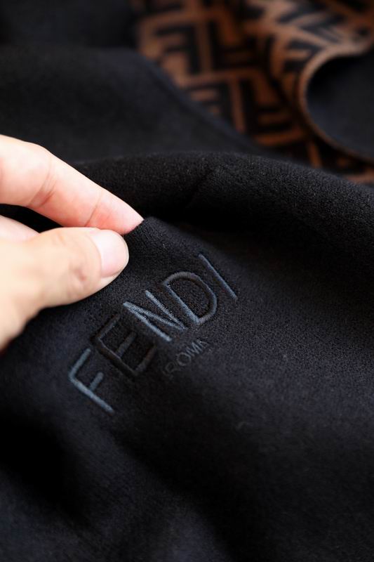 Fendi cloak E35 (2)