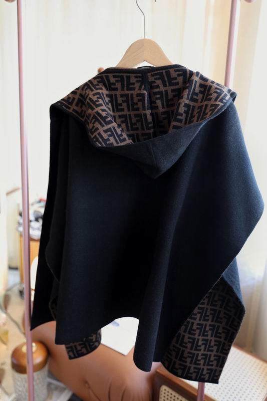 Fendi cloak E35 (9)