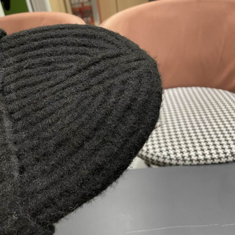 Fendi hat (876)