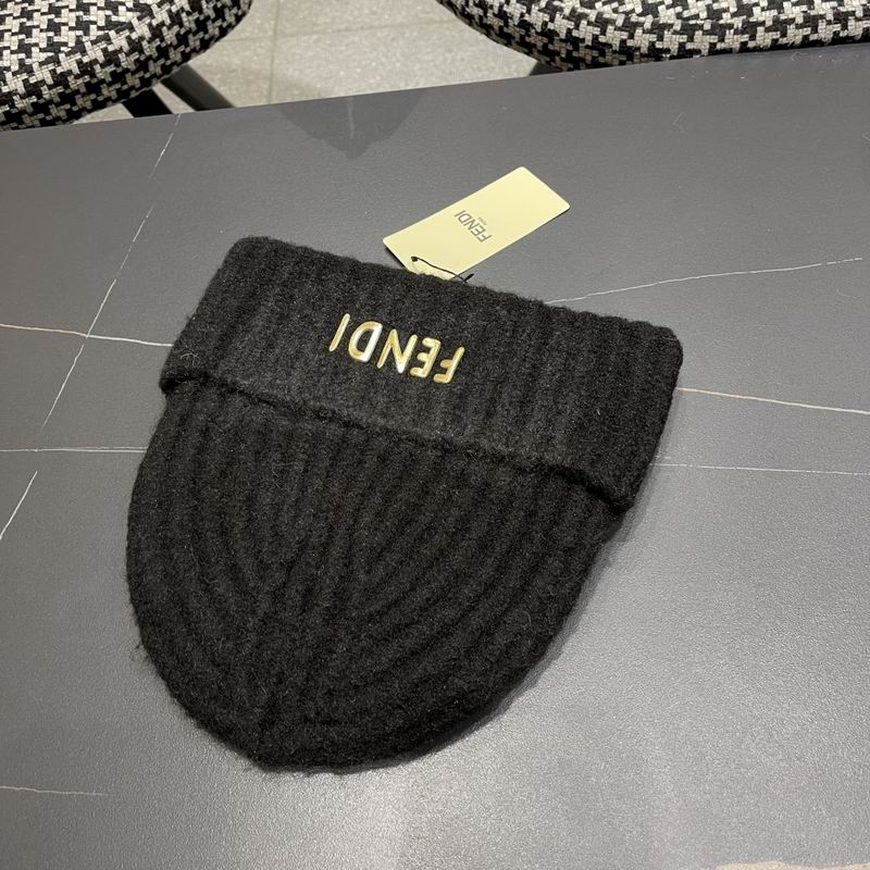 Fendi hat (881)