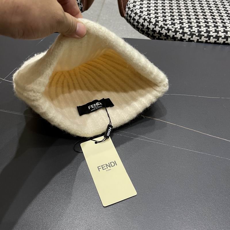 Fendi hat (886)