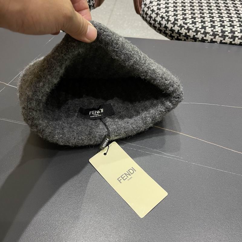 Fendi hat (897)
