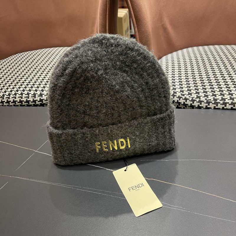 Fendi hat (900)
