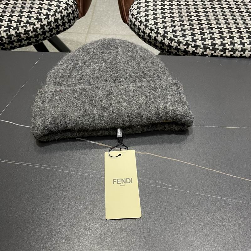 Fendi hat (901)
