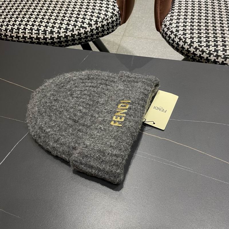 Fendi hat (902)