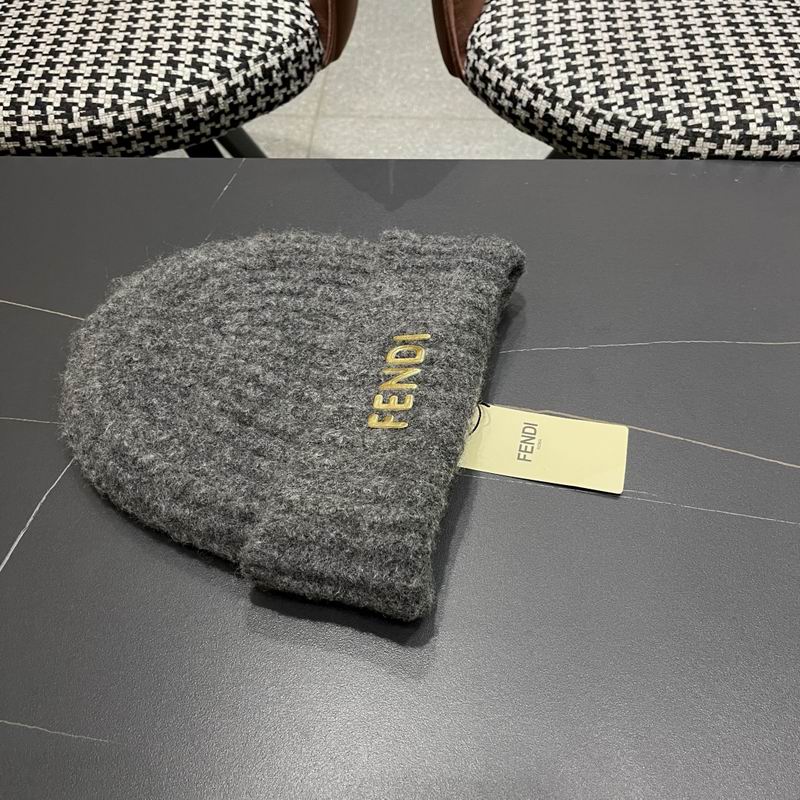 Fendi hat (905)