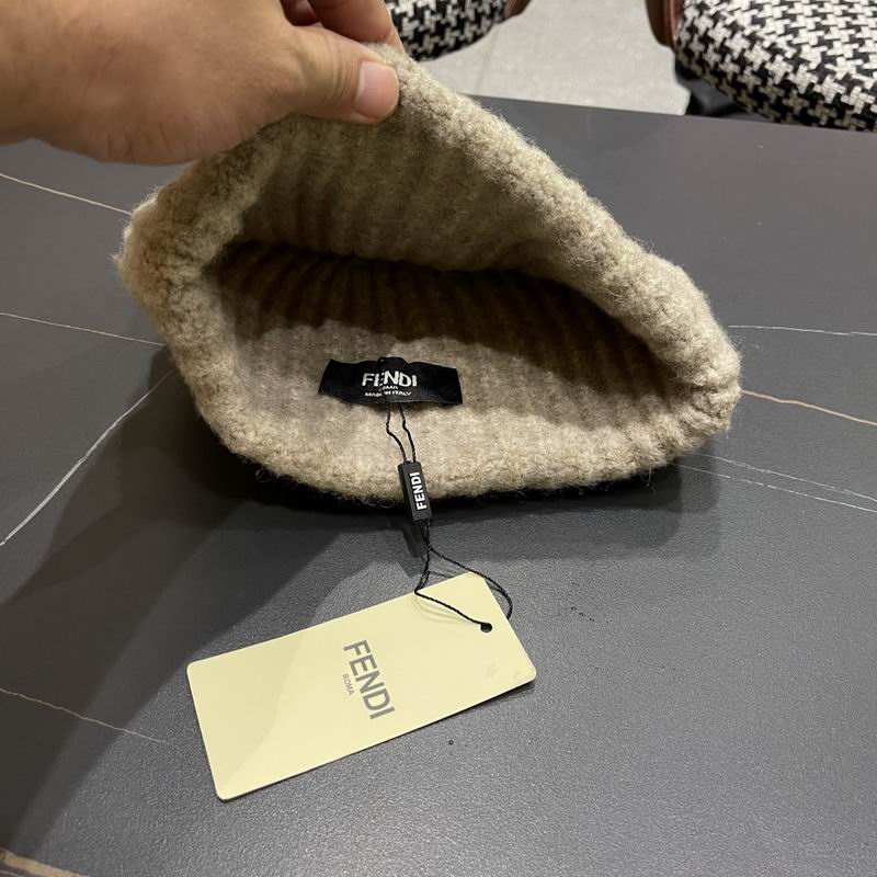Fendi hat (909)