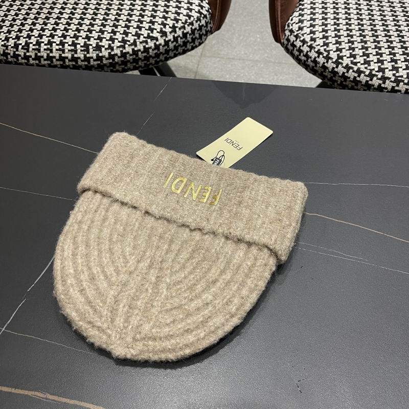 Fendi hat (915)