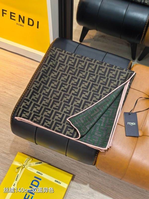 Fendi scarf hm (20)