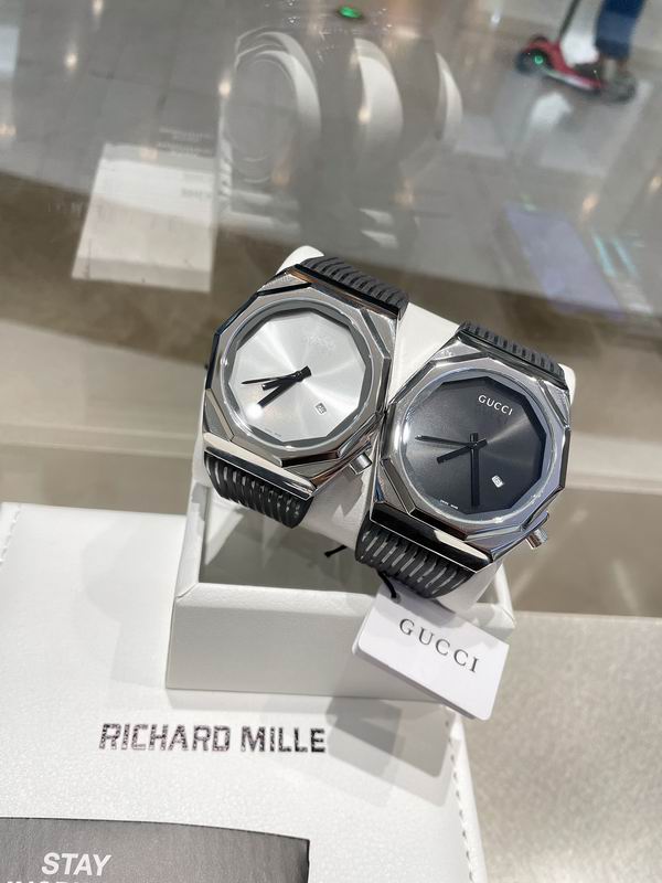 Gucci 41mm 23 (25)