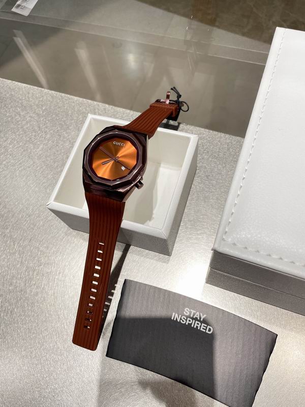 Gucci 41mm 23 (8)