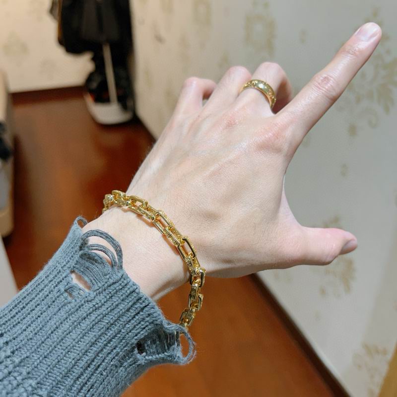 Gucci Bracelet 08yxh18 (5)