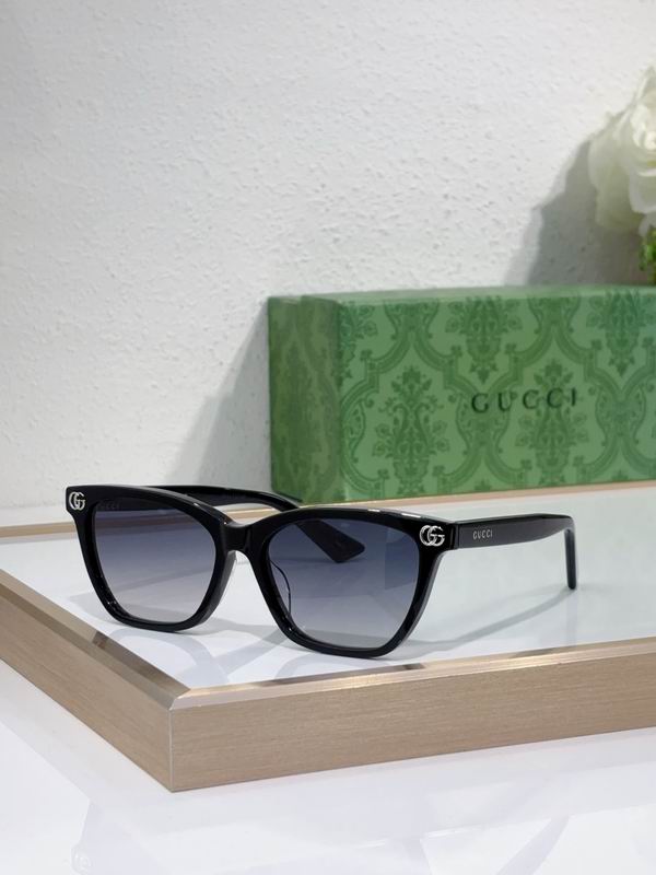 Gucci G2111S 56 15-140 c01