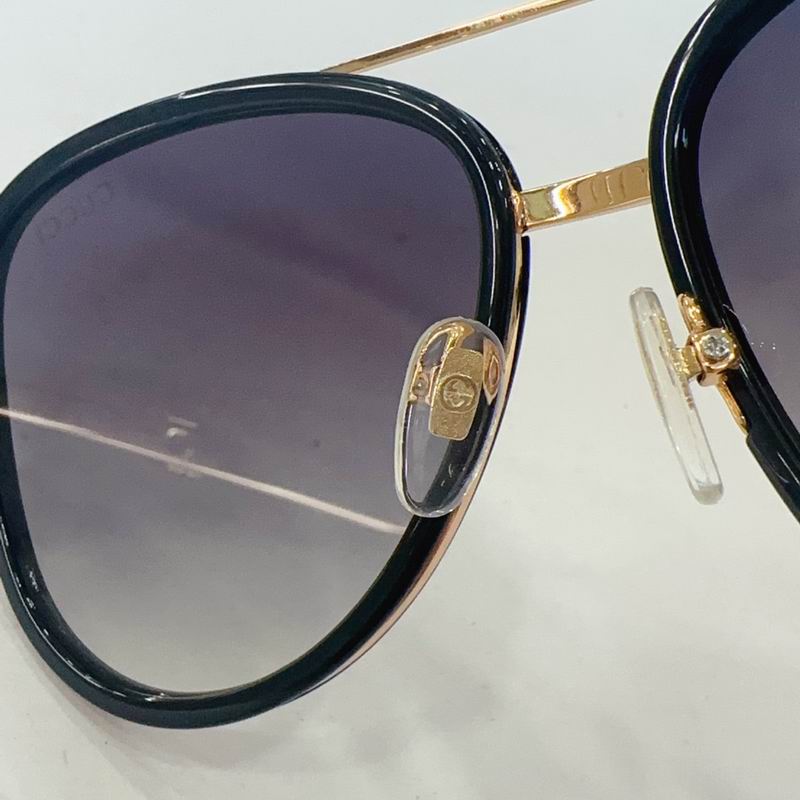 Gucci GG1618 57 16-145 g06