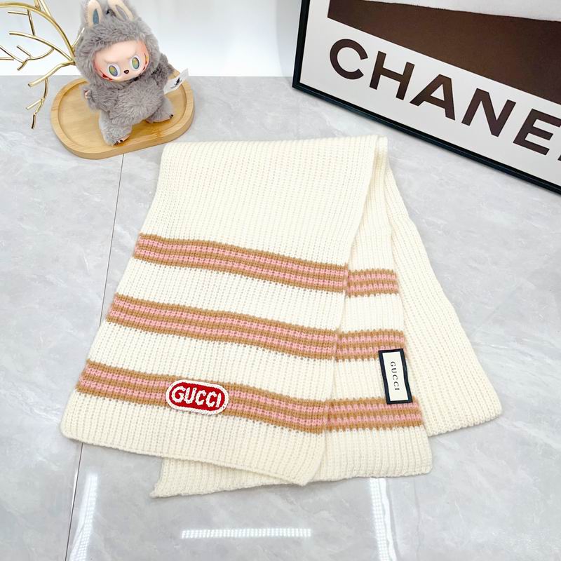 Gucci Scarf Hat Gloves dx (248)