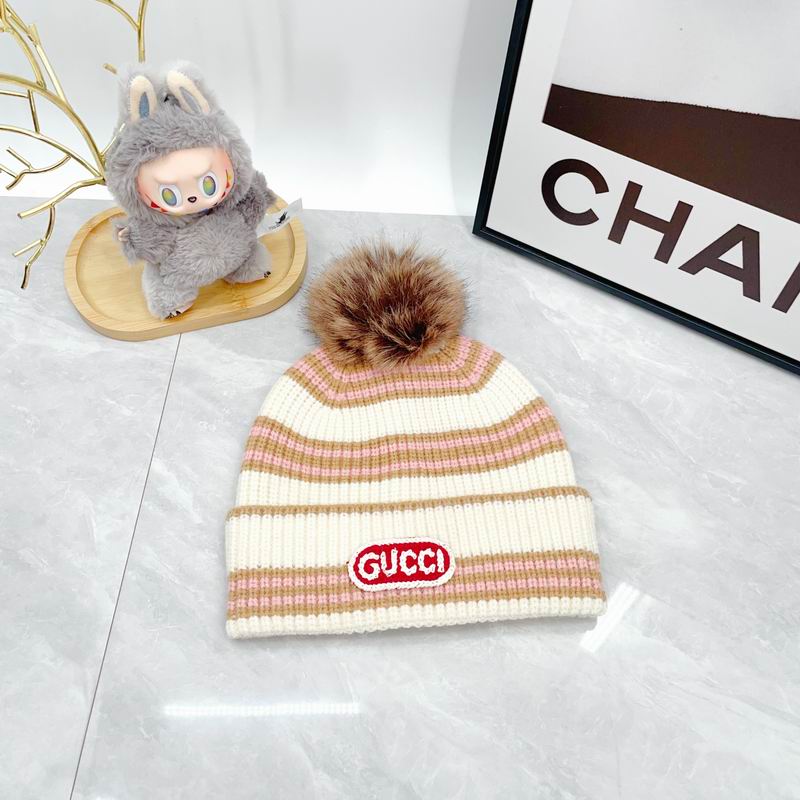 Gucci Scarf Hat Gloves dx (250)
