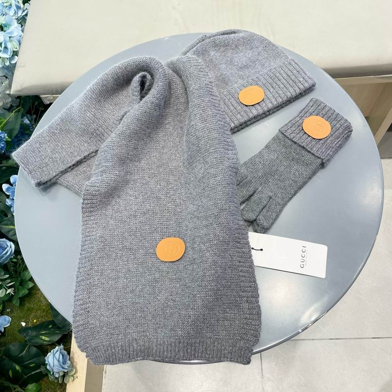 Gucci Scarf hat Gloves (450)