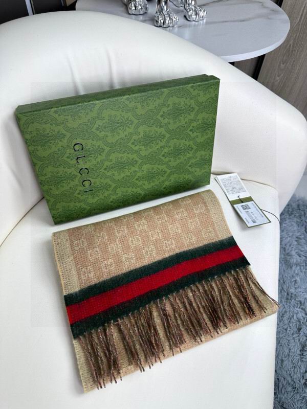 Gucci scarf hm (92)