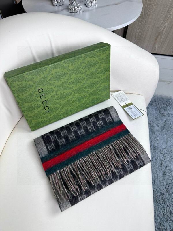Gucci scarf hm (95)
