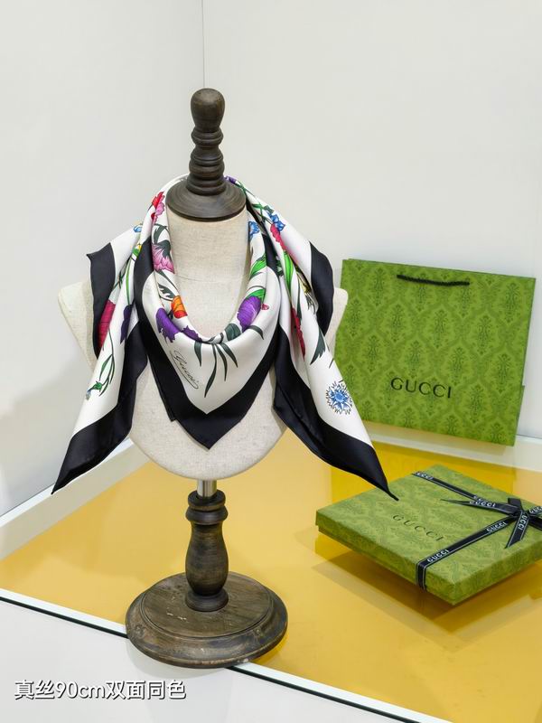 Gucci silk Scarf 90X90cm E15 (1)
