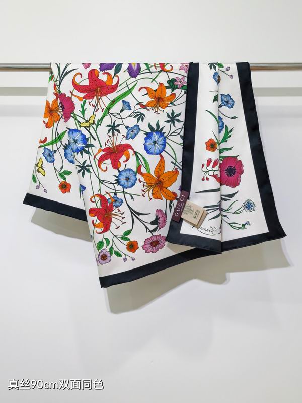 Gucci silk Scarf 90X90cm E15 (2)