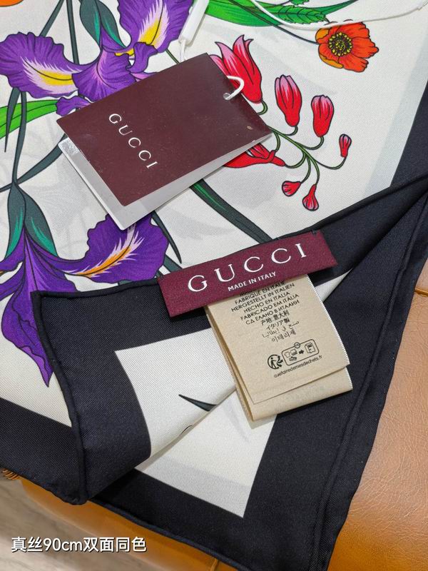 Gucci silk Scarf 90X90cm E15 (3)