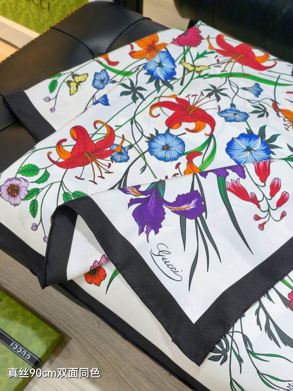 Gucci silk Scarf 90X90cm E15 (4)