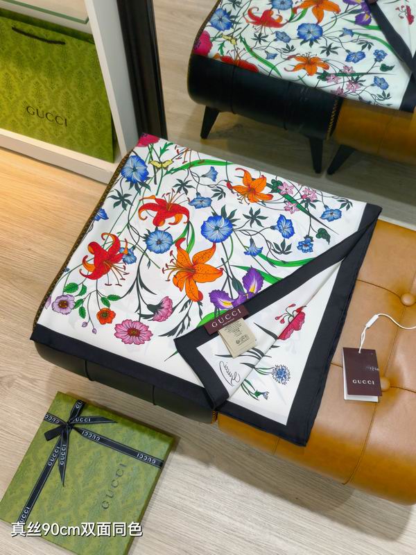 Gucci silk Scarf 90X90cm E15 (6)