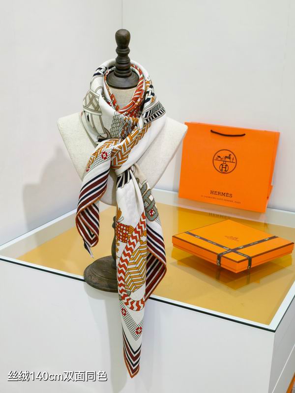 Hermes Scarf 140X140cm 70%羊绒 30%真丝 E11 (2)