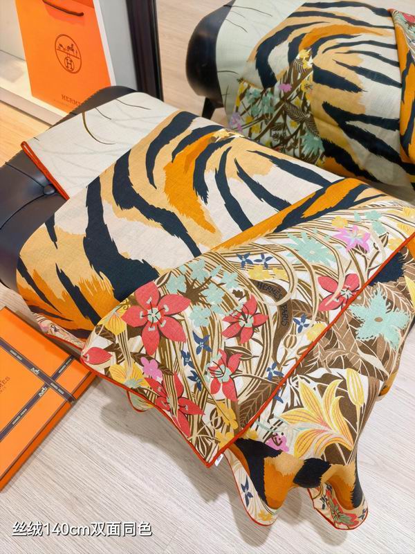 Hermes scarf 140X140cm 70%羊绒 30%真丝 E02 (21)