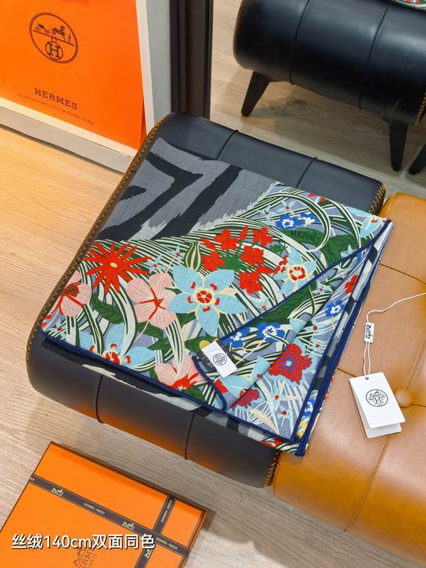 Hermes scarf 140X140cm 70%羊绒 30%真丝 E02 (31)