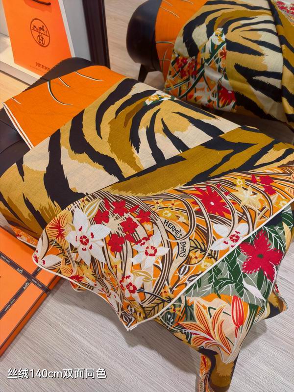 Hermes scarf 140X140cm 70%羊绒 30%真丝 E02 (5)