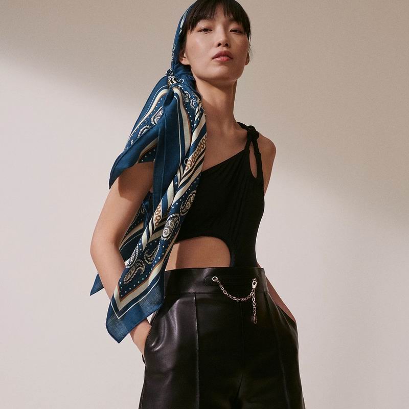 Hermes scarf 140X140cm 70%羊绒30%真丝 E01 (2)