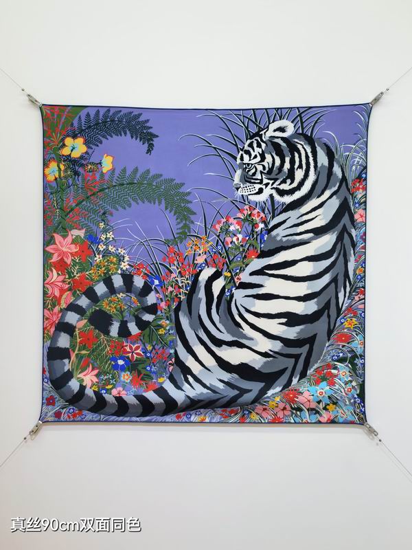 Hermes silk Scarf 90X90cm E27 (1)