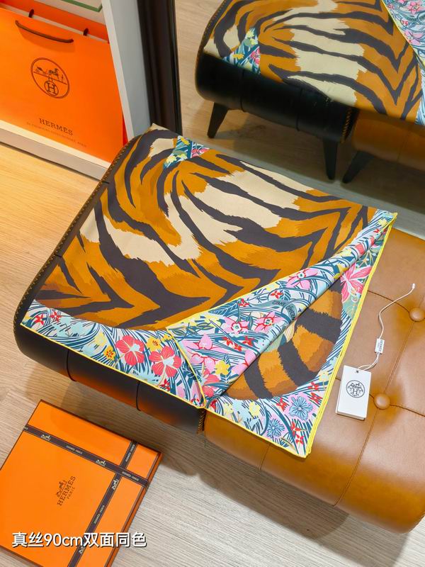 Hermes silk Scarf 90X90cm E27 (10)