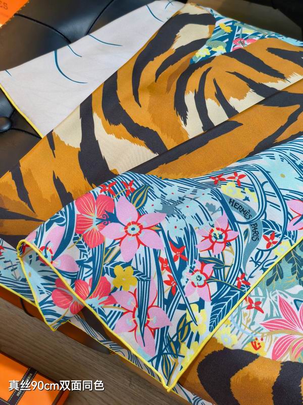 Hermes silk Scarf 90X90cm E27 (12)