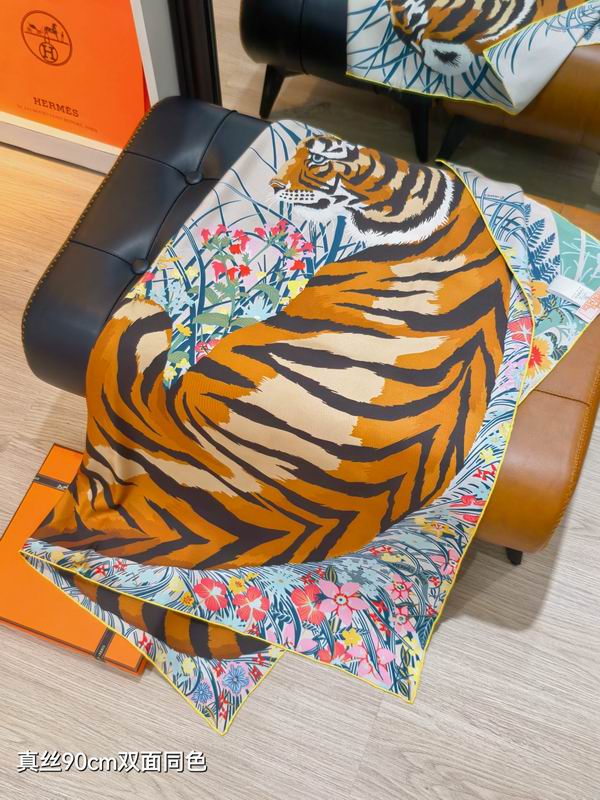 Hermes silk Scarf 90X90cm E27 (13)