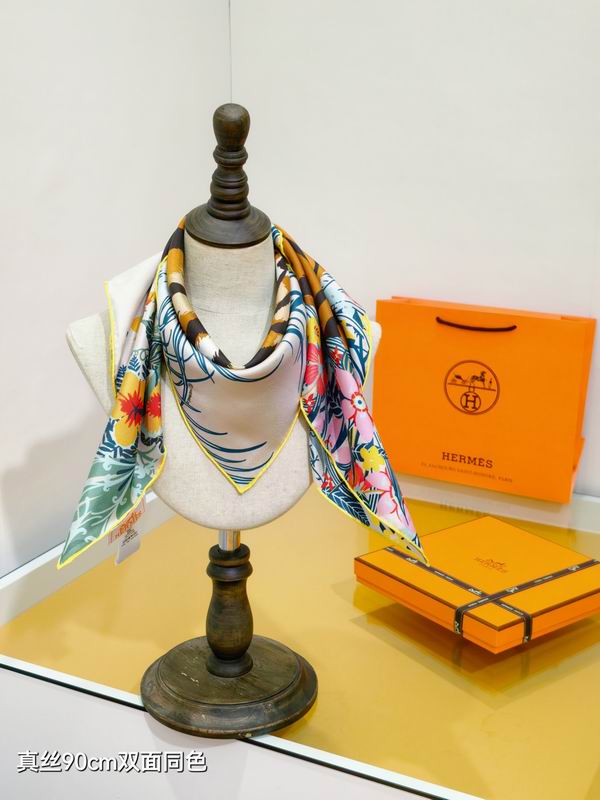Hermes silk Scarf 90X90cm E27 (15)