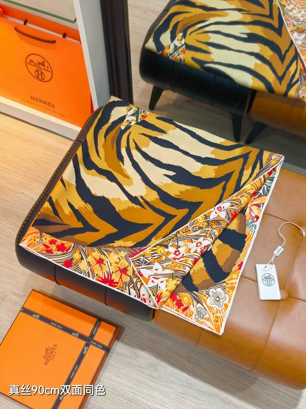 Hermes silk Scarf 90X90cm E27 (18)