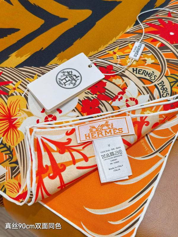 Hermes silk Scarf 90X90cm E27 (19)