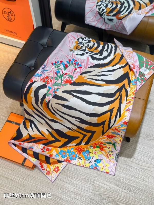Hermes silk Scarf 90X90cm E27 (31)