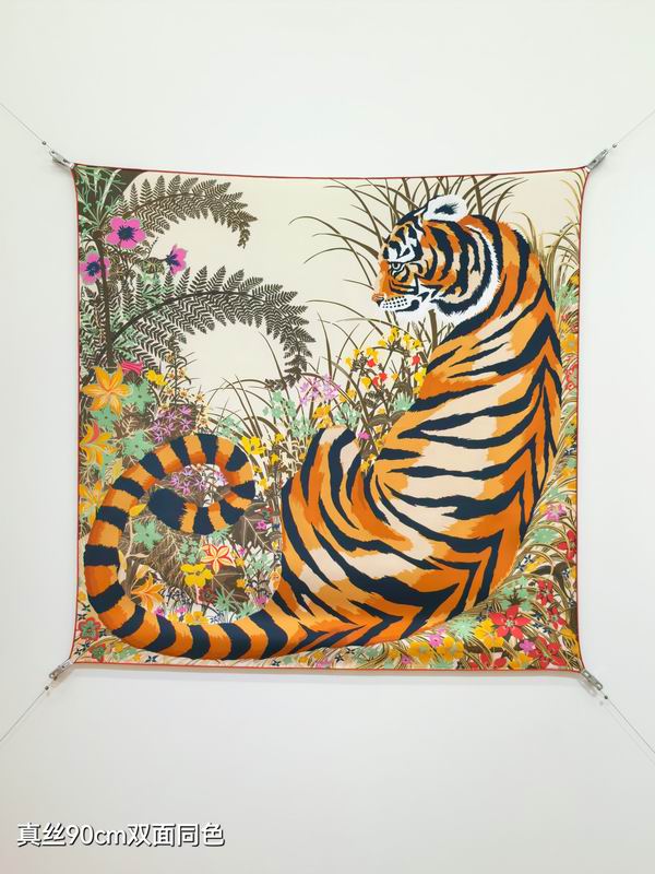 Hermes silk Scarf 90X90cm E27 (37)