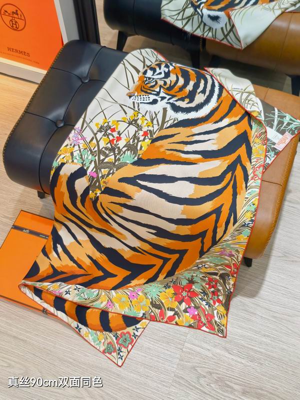 Hermes silk Scarf 90X90cm E27 (41)