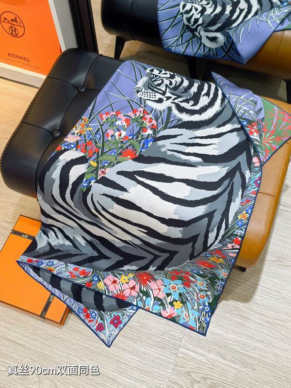 Hermes silk Scarf 90X90cm E27 (5)