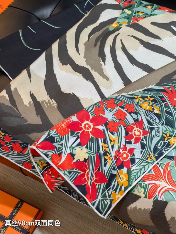Hermes silk Scarf 90X90cm E27 (50)