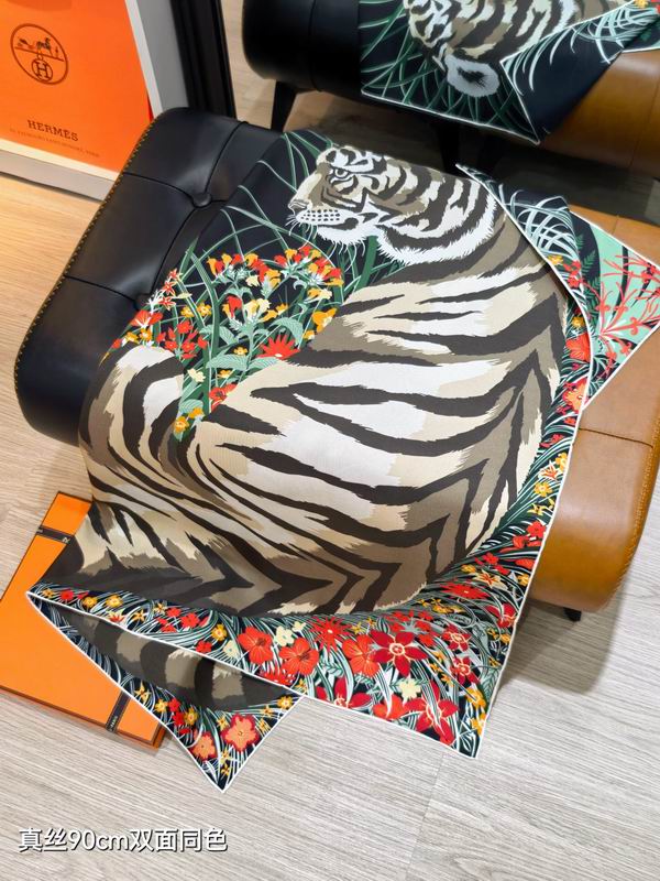 Hermes silk Scarf 90X90cm E27 (51)