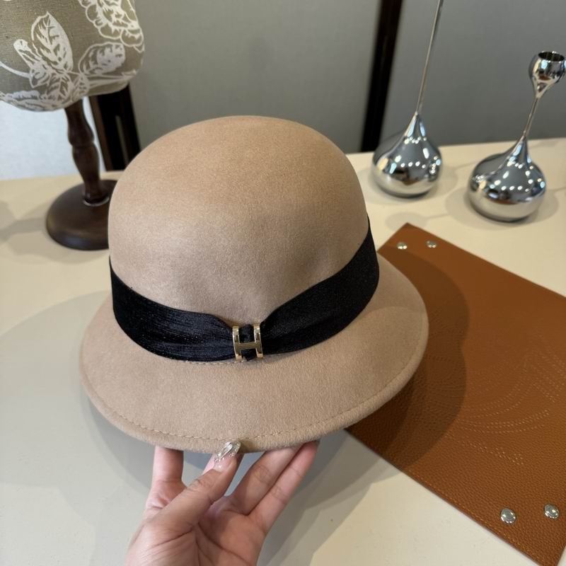 Hermes top hat (526)